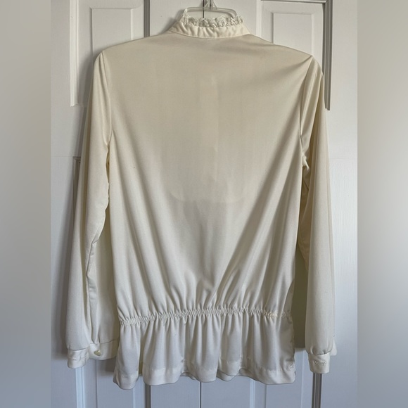 VINTAGE Ivory Blouse with Buttons and Lace Ruffles, Size Medium - Picture 3 of 8